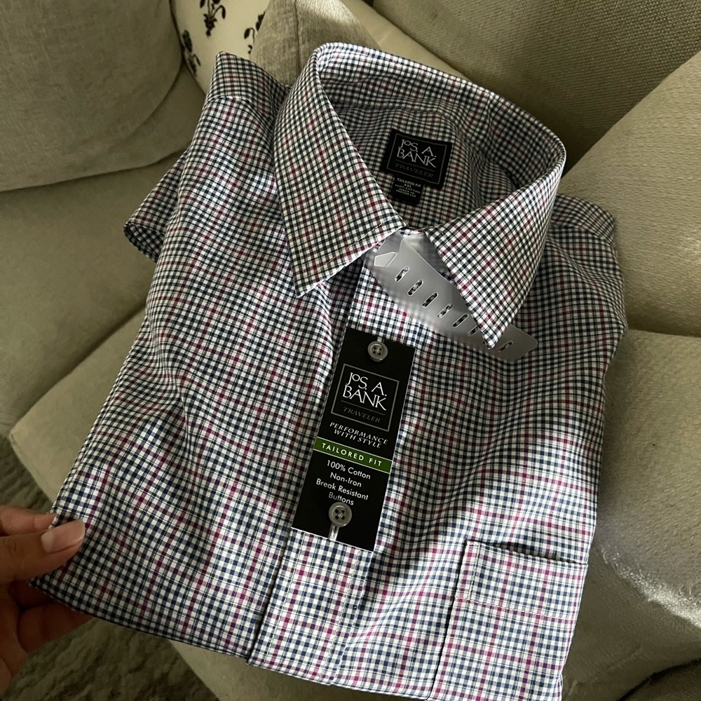 🚨SOLD🚨 Jos. A Banks button-down in berry